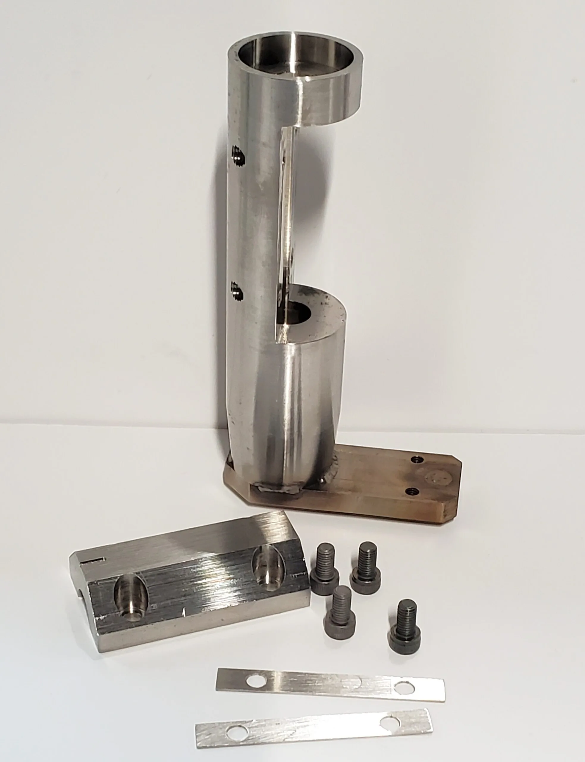 CC-6840-00 | CLAMP, SHUTTER, P/N 00-672401-00