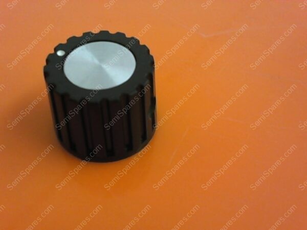 645-008990-002 | KNOB SERRATED .70 DIA X .53 HI
