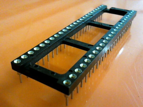 OLA2-10 | AUGAT 40 PIN TURNED PIN IC SOCKET 40 WAY (GOLD PLATED INNERS) 1 PIECE OLA2-10 - Image 2