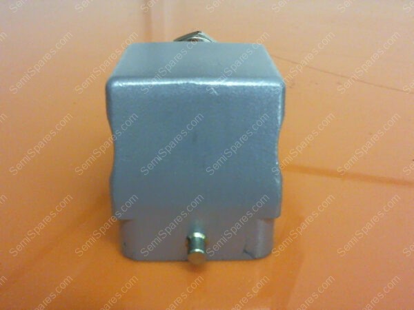 1771118 | 2.362" L x 1.693" W x 1.732" H, HOOD CONNECTOR, LOCKING CLIP