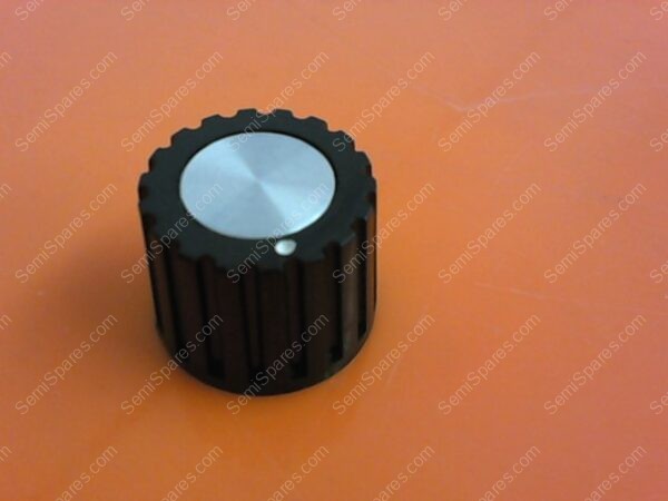 645-008990-002 | KNOB SERRATED .70 DIA X .53 HI - Image 2