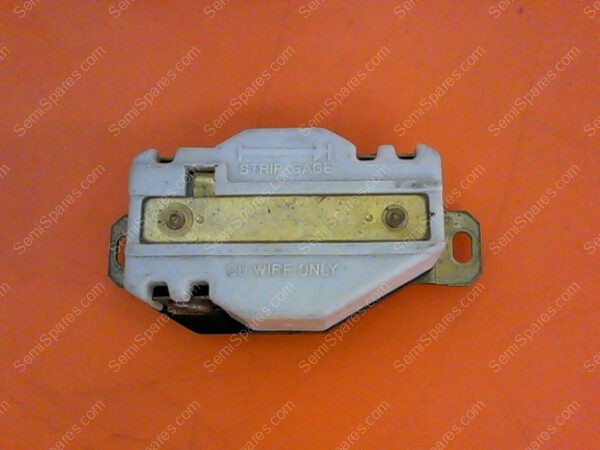 30 A.250V | SINGLE LOCKING BLADE RECEPTACLE, 30A, 250V, 2-POLE, 3-WIRE - Image 2