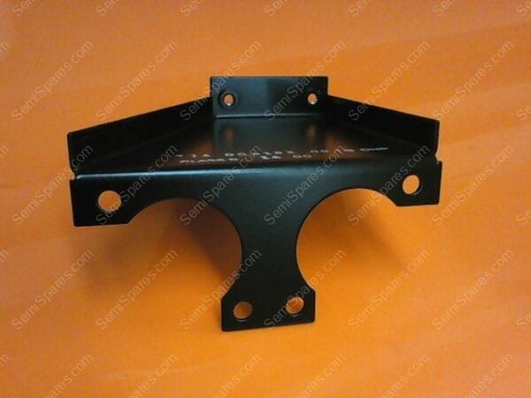 714-004182-001 | BRACKET VALVE ENTRANCE