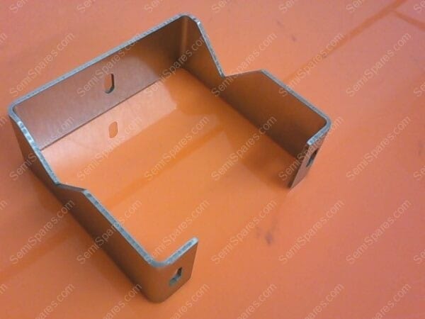 714-053538-001 | BRACKET, VACUUM LINE