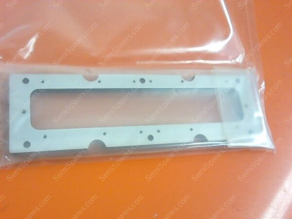 715-011039-002 | RETAINER UNIVERSAL WINDOW