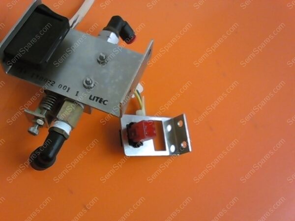714-130072-001 | BRKT,LCT,COV PL,VAC GEN