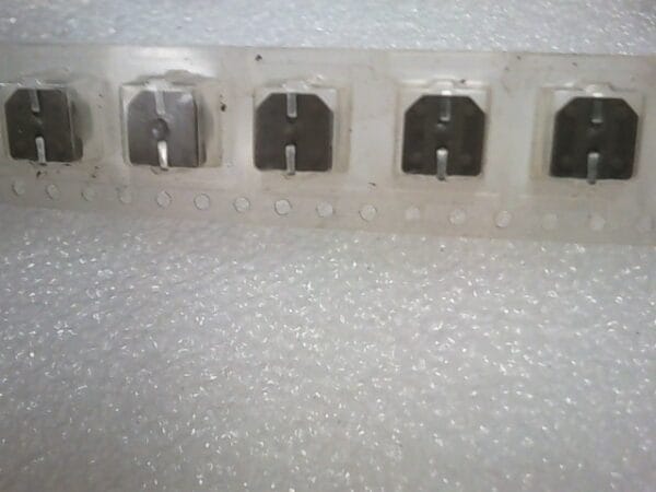 UZS1C330MCR1GB | CAP 33UF 16V ELECT VS SMD - Image 2