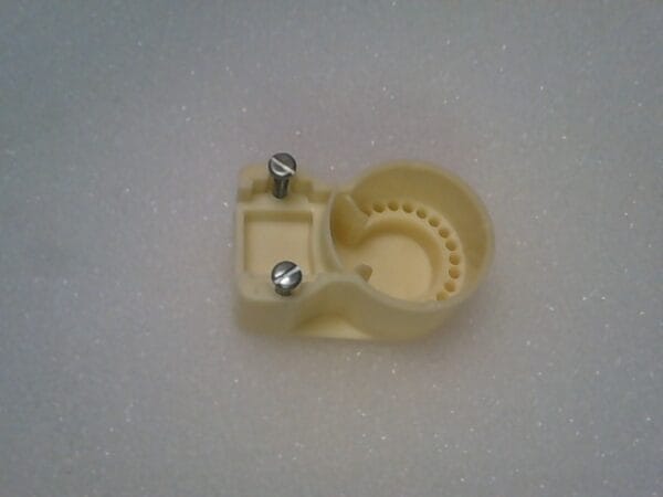 70203-ANA | NYLON ANGLE ADAPTER(OFF WHITE) FOR 20-30 AMPERE, NYLON LOCKING PLUGS & CONN - Image 2