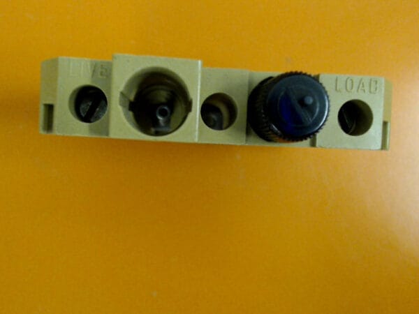 670-008323-001 | FUSE TRMNL ALARM 300V (PK 50) - Image 2