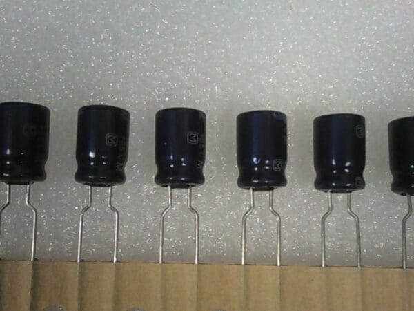 CP 20 | 220UF ECA 1VM 221B C1, C2, C57, ELECTROLYTIC CAPACITOR - Image 2
