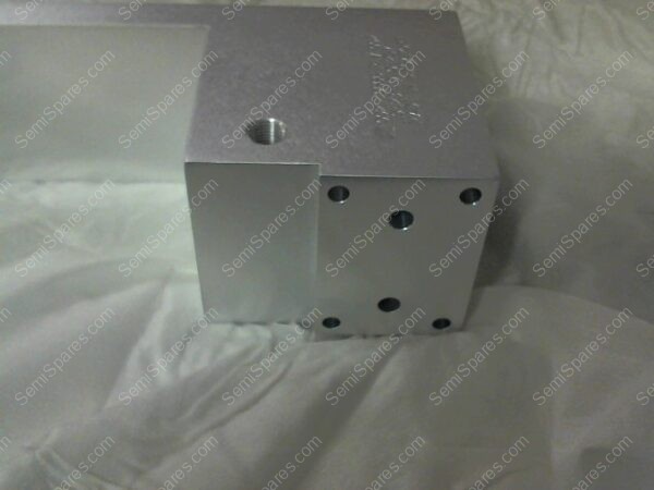 0021-10666 | BLOCK, GAS/WTR, CHAMBER LID, GIGA-FI - Image 4
