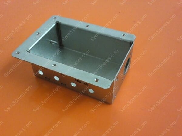 714-015085-001 | BRACKET FEED-THRU BOX(LWR MAT