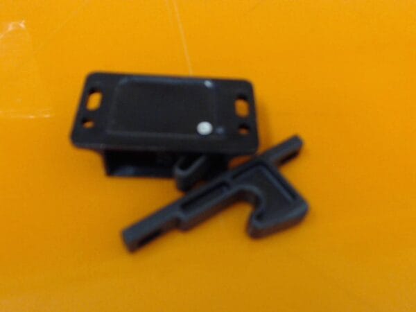 790-094433-001 | CATCH,DOOR,SPRING LOADED - Image 6