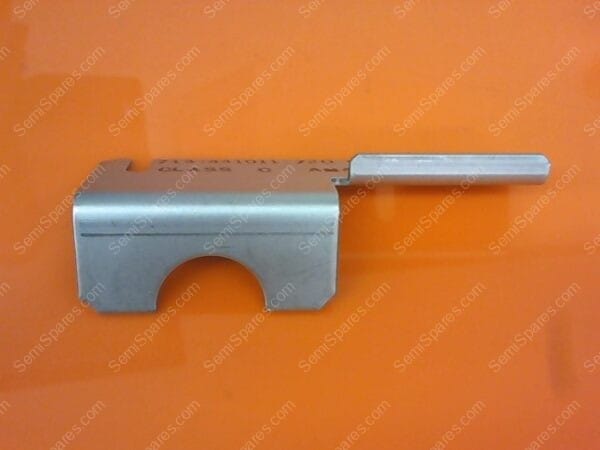 714-441011-720 | BRKT,COV,RF CA,4720A - Image 3