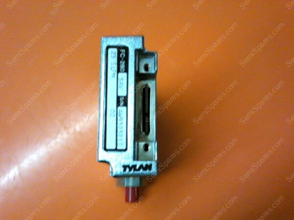 FC-2805 | TYLAN MASS FLOW CONTROLLER FC-2805 S/N AW9303018 - Image 2