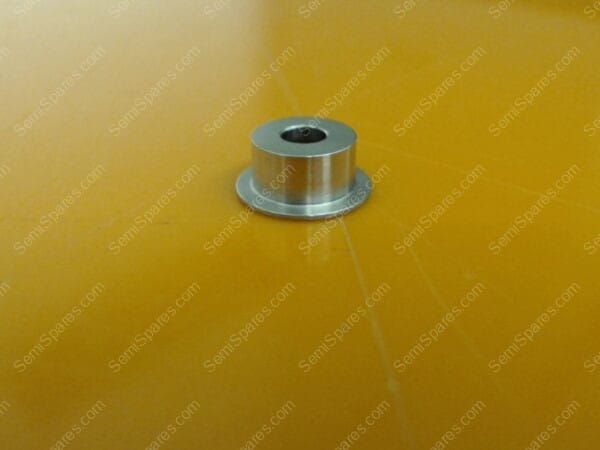 715-092505-001 | FLANGE,MOUNTING,REFLECTOR - Image 2