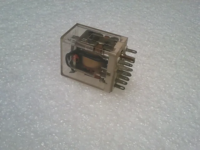 KHAU-17A11-24 | POWER RELAY 24VAC 2.5A 4PDT(28.2x21.8x32.5)MM SOCKET - Image 2