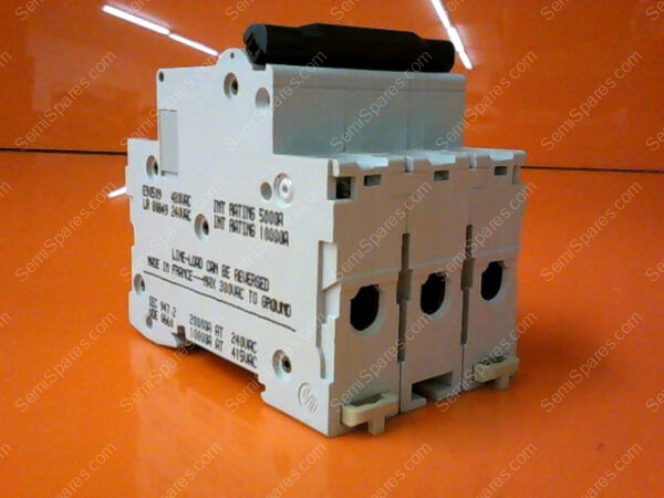 MG17471 | C60N SUPPLEMENTARY PROTECTOR VOLTS POLES AMPERES TRIP CURVE - Image 2