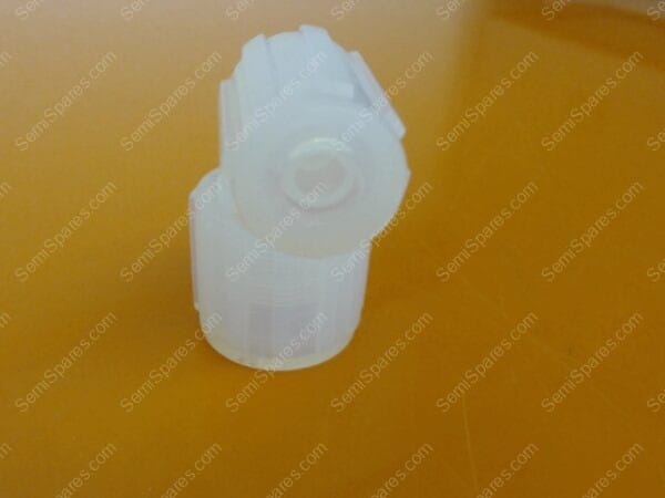 TE-5270-00 | UE12-6FN-3, FITTING,PFA 3/4X3/8 FLARE EL - Image 2