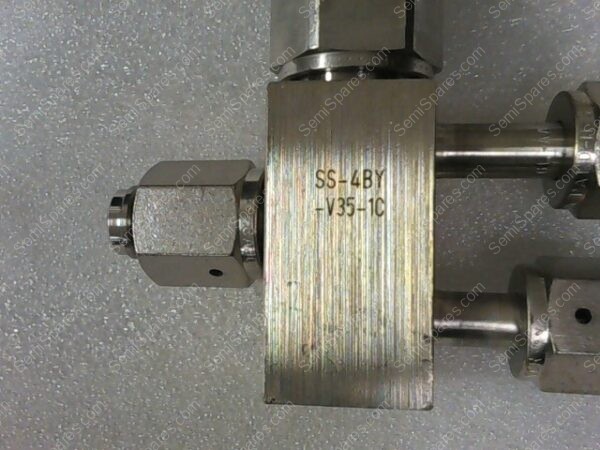SS-4BY-V35-1C | STAINLESS STEEL SWITCHING BELLOWS, SEALED VALVE 1/4 IN, METAL GASKET FACE SEAL FITTING, SPRING RETURN ACTUATOR - Image 3
