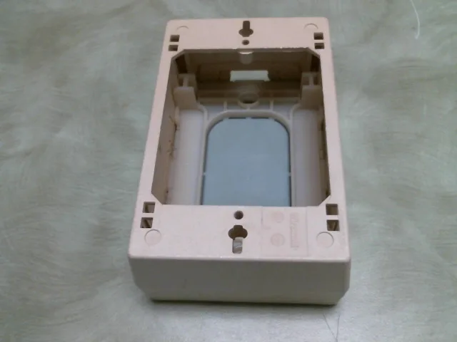 234XP1 | NONMETALLIC DEEP DEVICE BOX 2300 IVORY, DEVICE/ JUNCTION/ OUTLET BOX - Image 4