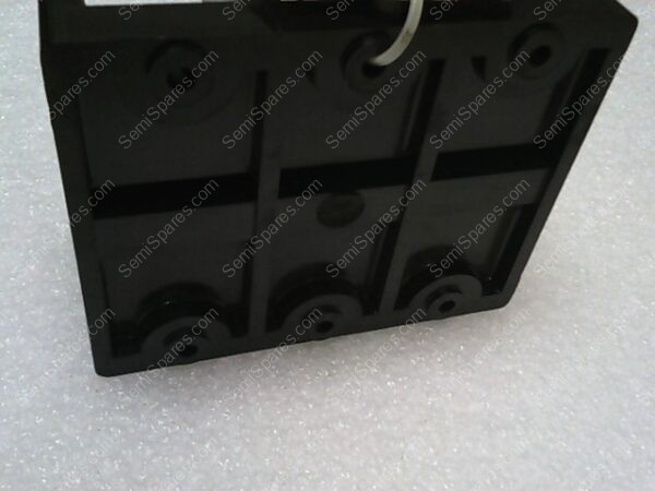 66233 SHAWMUT | POWER DISTRUBUTION BLOCK 3/8-1-1/8 STUD 3 POLE 400A 6812 MAX CSA RATING 600V - Image 3