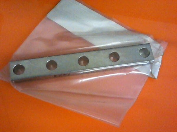 715-491748-005 | BUSSBAR,CB LINE,5 POS - Image 2