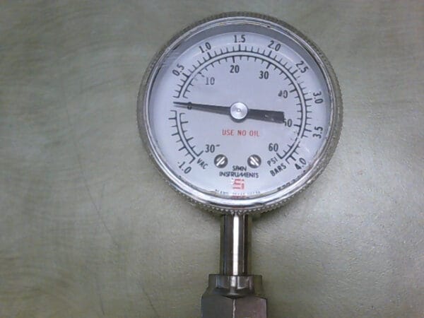 AP1006S 3PW FV4 FV4 L | APTECH REGULATOR AP1006S 3PW FV4 FV4 L W/ PALL MINI-GASKLEEN GLFPF3000VMM4 IN-LINE GAS FILTER, NIPPON SANSO VALVE, AND A SPAN INSTRUMENTS GAUGE - Image 3