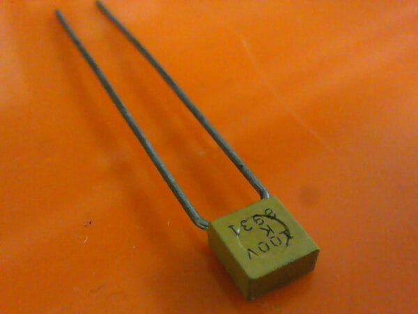 CK05BX103K | CAP CER 10000PF 100V BX RADIAL - Image 2