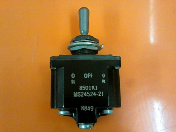 MS24524-21 | C-H 8501K1 TOGGLE SWITCH - Image 3