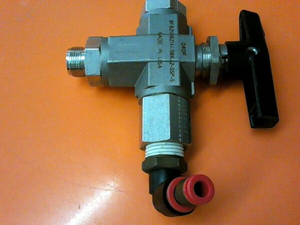 8F-B8XJ2-SSP | PARKER 8F-B8XJ2-SSP THREE-WAY BALL VALVE - Image 4