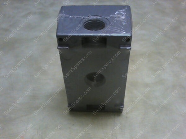 5320-0 | 1-GANG WEATHERPROOF BOX, THREE 1/2 IN. THREADED OUTLETS, GRAY - Image 3