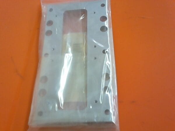 715-005151-001 | CLAMP PLATE REAR - Image 2