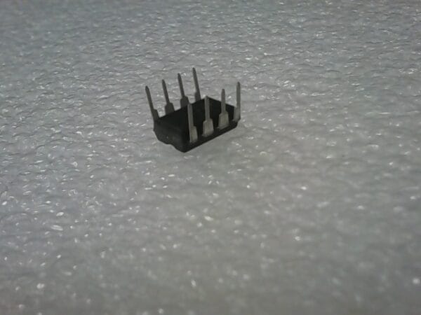 XC17128EPD8C | IC PROM SERIAL CONFIG 128K 8-DIP - Image 3
