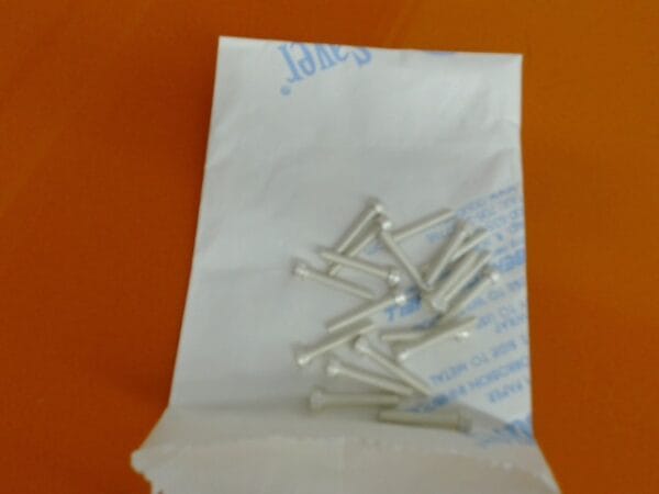SC-5550-00 | SCREW,3690-02126,CAP SKT HD,6-32X7/8L - Image 2