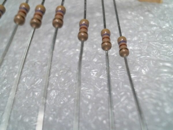 TYAG-CFR-25JR-52-470R | RES 470 OHM 5% 1/4W AXIAL - Image 2