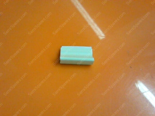 070-000025-007 | CBL CLIP FLAT C-TYPE WHITE ADH - Image 3