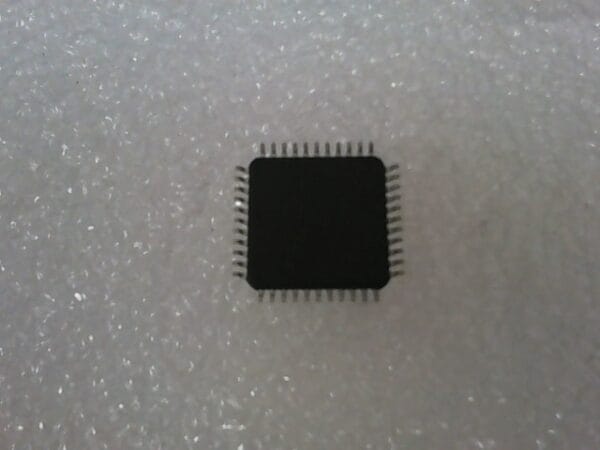 M4A5-32-32-12VNI | IC CPLD 32MC 12NS 44TQFP SURFACE MOUNT 4.5V-5.5V - Image 3