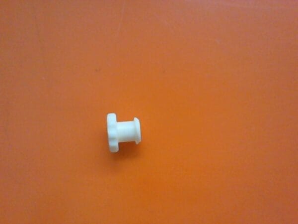 BF-0140-00 | PLUG,FTLLP-1,WHITE NYLON - Image 2