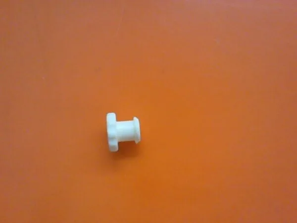 BF-0140-00 | PLUG,FTLLP-1,WHITE NYLON - Image 2