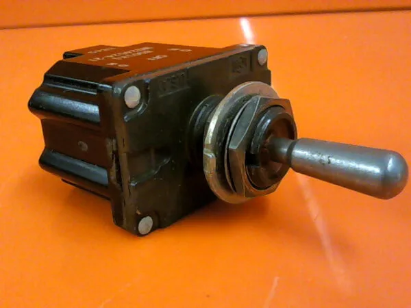 MS24524-21 | C-H 8501K1 TOGGLE SWITCH - Image 5