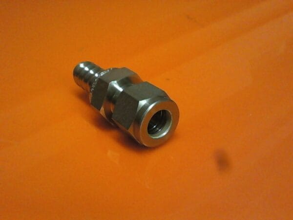 SL-9982-00 | CONNECTOR, SS-6-HC-1-600, 3/8IDX3/8T - Image 2