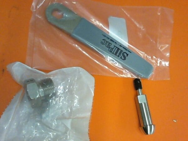 CF-1015-00 | CGA-580 ASSY NIPPLE,NUT AND HANDLE - Image 3