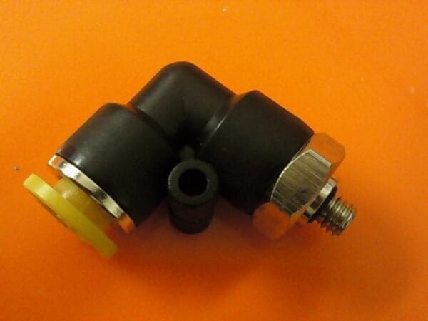 CF-1065-00 | 10-32, 1/4 TUBE, P/N PQ-ME08N, QUICK CONN MALE - Image 3