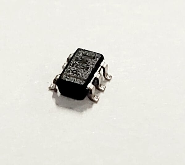 TPS77030DBVT | LINEAR VOLTAGE REGULATOR IC POSITIVE FIXED 1 OUTPUT 50MA SOT-23-5 - Image 2