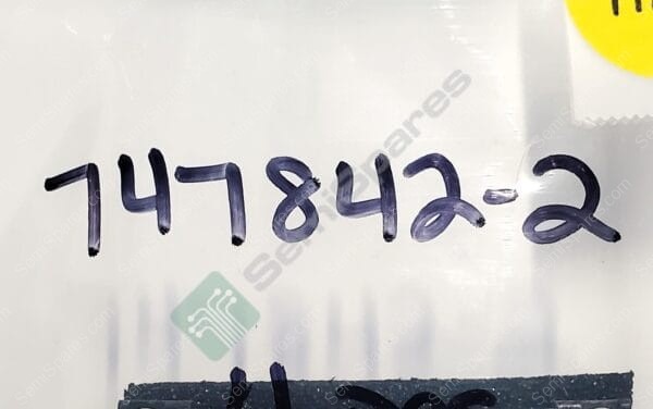 747842-2 | RIGHT ANGLE HOUSING SHELL UNTHREADED SOLDER BOARD LOCK GROUND STRAP 125V - Image 4