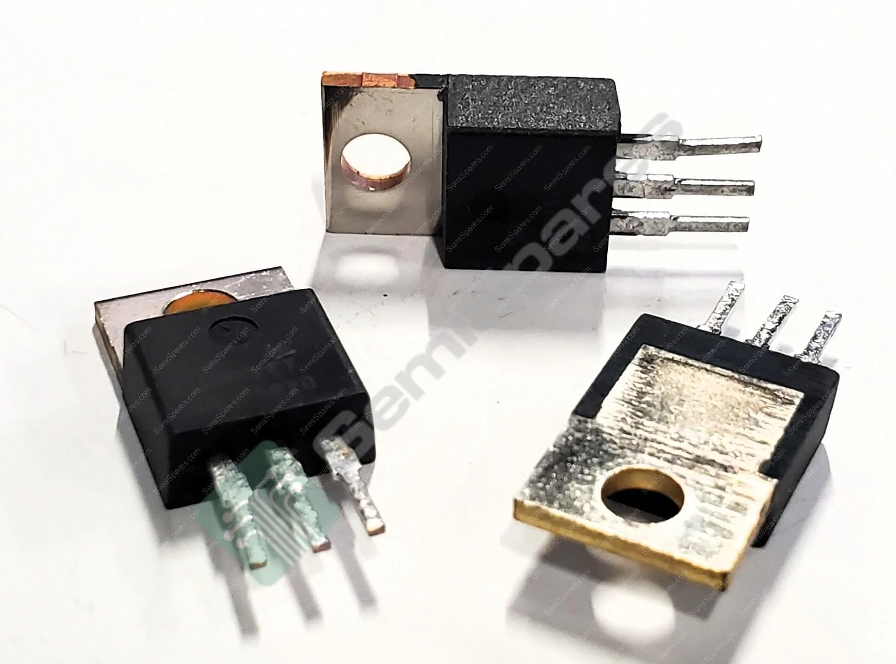 MC7805CT | LINEAR VOLTAGE REGULATOR IC POSITIVE FIXED 1 OUTPUT 1A TO-220 5V-35V OVER TEMPERATURE SHORT CIRCUIT THROUGH HOLE - Image 3