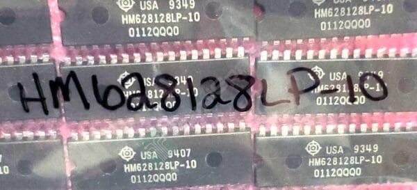 HM628128LP-10 | SRAM CHIPASYNC SINGLE 5V 1M-BIT 32 PIN PDIP CMOS THROUGH HOLE HIGH DENSITY LOW POWER USAGE - Image 4