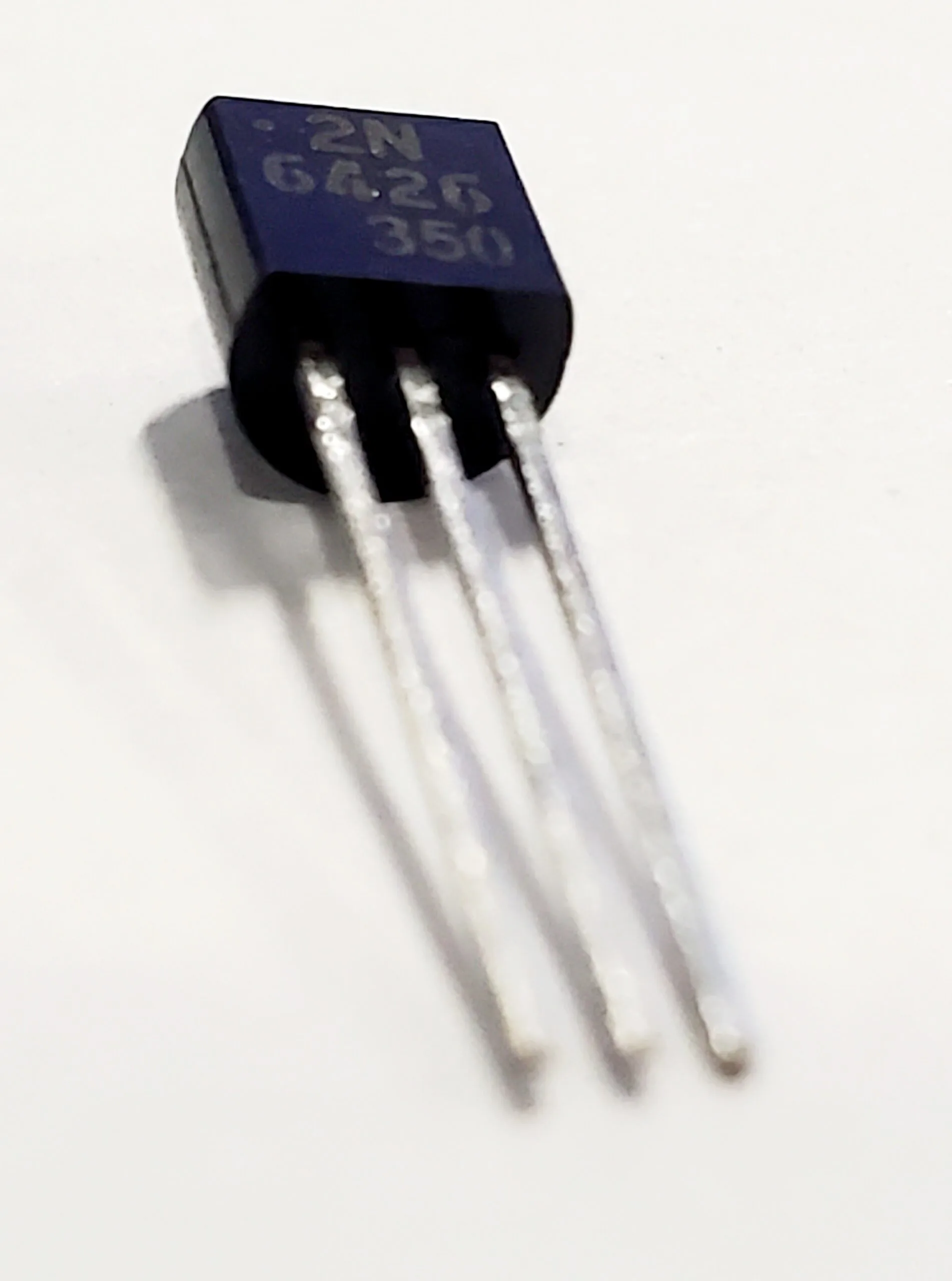 2N6426 | TRANS NPN DARL 40V 0.5A TO92 - Image 2