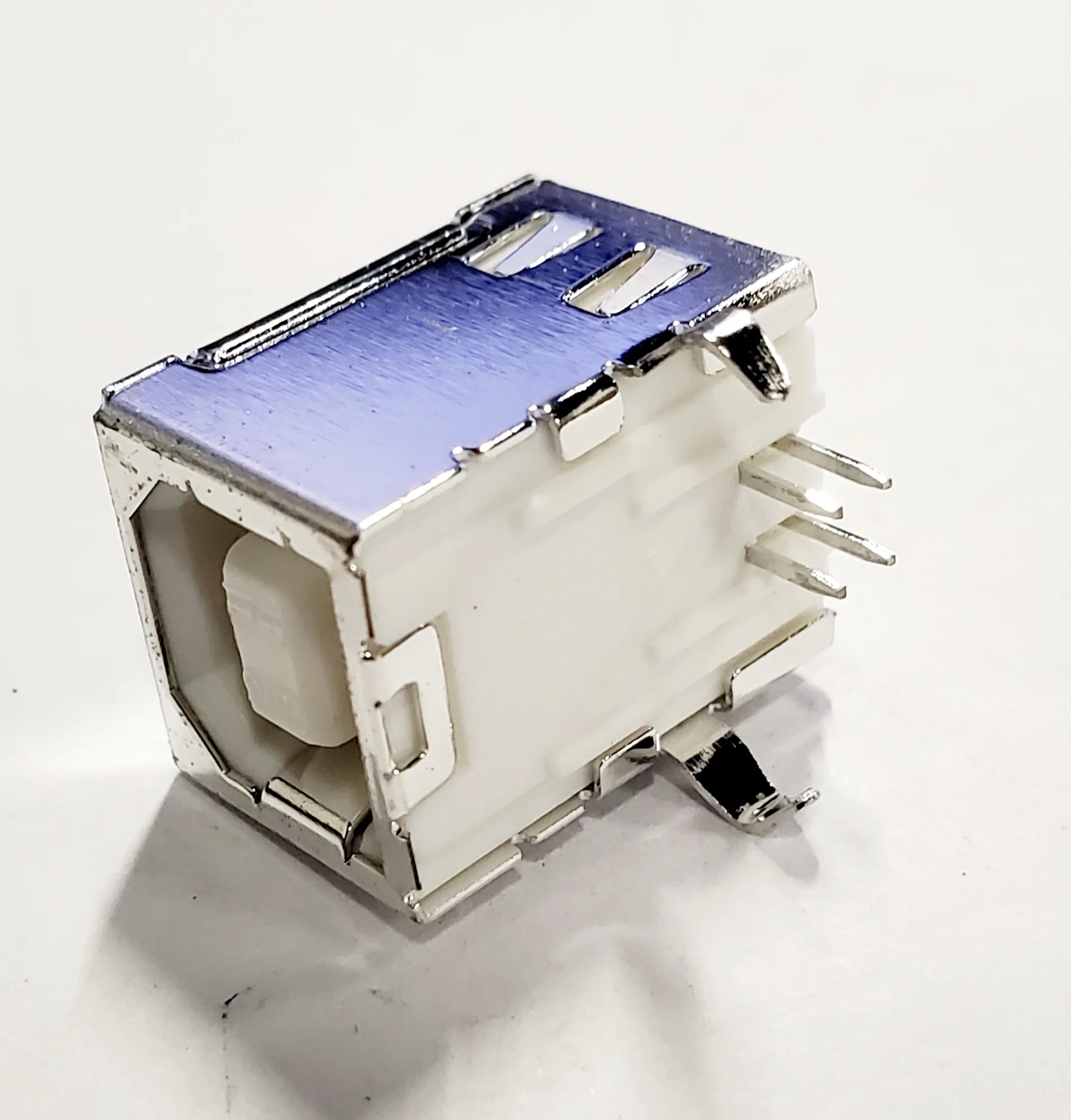 AU-Y1007 | CONN RCPT USB1.1 TYPE B 4POS R/A - Image 2